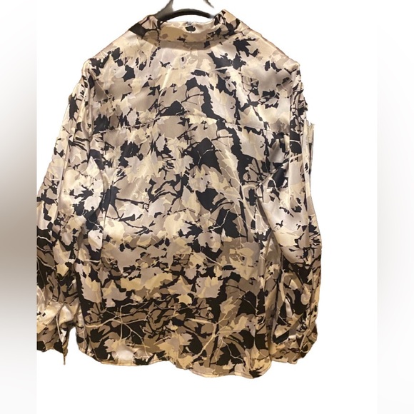 Ellen Tracy Silk Patterned Blouse - Picture 3 of 3